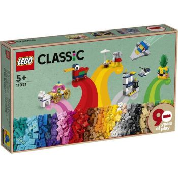 Lego Classic 90 Years of Play/ 樂高經典系列90 年的玩樂