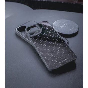 BLVCK PARIS 經典滿印印花 iPhone13 Pro手機殼
